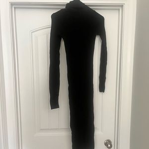 Ricorose ribbed women’s turtleneck dress.